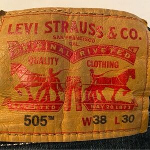 Levi's dark blue Men’s 505 Jeans size W38 L30